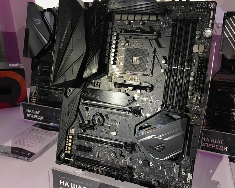 ASUS представила линейку новых материнских плат на базе AMD X470. Фото и технические характеристики